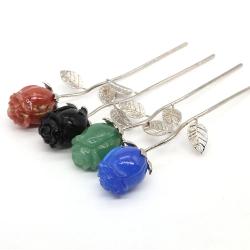 Rose sculptée en cristal d'améthyste : un cadeau élégant et unique