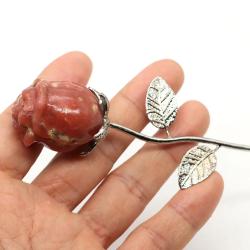 Rose sculptée en cristal d'améthyste : un cadeau élégant et unique