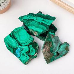 Malachite brute : Pierre de guérison, de divination et de décoration naturelle