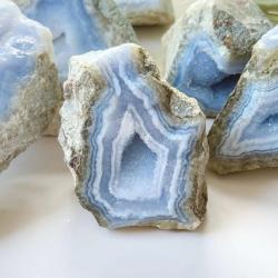 Pierre d'agate dentelle bleue brute : cristal de guérison et d'apaisement pour la méditation