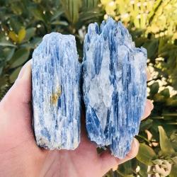 Cristal de kyanite bleue rare : pierre précieuse naturelle, aux vertus lithiques et décoratives