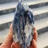 Cristal de kyanite bleue rare : pierre précieuse naturelle, aux vertus lithiques et décoratives