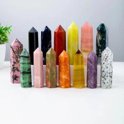 Pointes de cristal d'améthyste et de quartz rose : Guérison et décoration