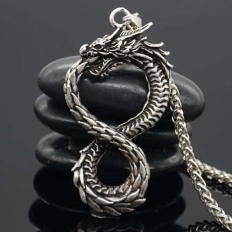 Collier pendentif dragon gothique et rune - Style nordique vintage