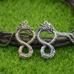 Collier pendentif dragon gothique et rune - Style nordique vintage
