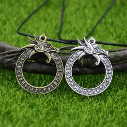 Collier pendentif dragon gothique et rune - Style nordique vintage
