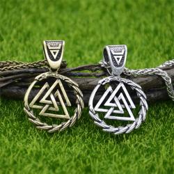 Collier pendentif dragon gothique et rune - Style nordique vintage