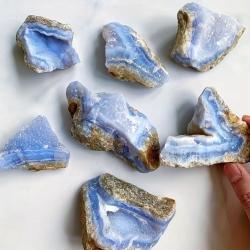 Géode d'agate dentelle bleue : Cristal brut décoratif pour le Reiki et la maison