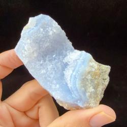 Géode d'agate dentelle bleue : Cristal brut décoratif pour le Reiki et la maison
