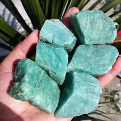 Cristaux d'amazonite : Pierres Reiki pour l'aromathérapie et la décoration