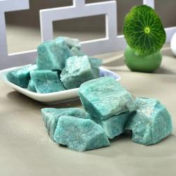 Amazonit Kristalleri: Aromaterapi ve Dekorasyon için Reiki Taşları