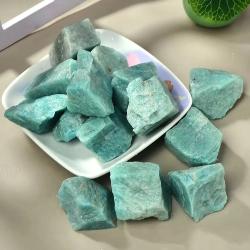 Amazonit Kristalleri: Aromaterapi ve Dekorasyon için Reiki Taşları