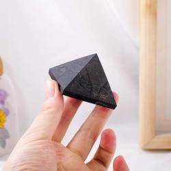 Pyramide de cristal de shungite et décoration en pierre naturelle - Chakra Reiki