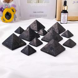Pyramide de cristal de shungite et décoration en pierre naturelle - Chakra Reiki