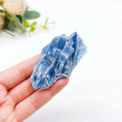 Ham Kyanit Kristali: Reiki Şifası, Wicca ve Ev Dekorasyonu
