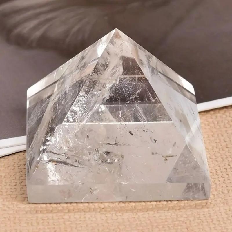 Pyramide en quartz clair naturel : Décoration pour la guérison Reiki et la méditation