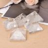 Pyramide en quartz clair naturel : Décoration pour la guérison Reiki et la méditation