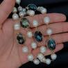 Collana rosario con perle d'acqua dolce bianche naturali e labradorite