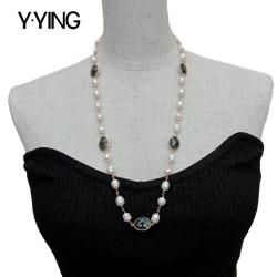 Collana rosario con perle d'acqua dolce bianche naturali e labradorite