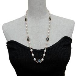 Collana rosario con perle d'acqua dolce bianche naturali e labradorite