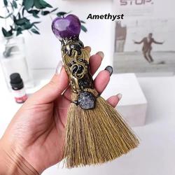 Balai d'autel de sorcière avec cœur en cristal pour la purification et la guérison