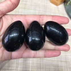 Œuf de Yoni en obsidienne noire : Équilibrage des chakras et guérison énergétique