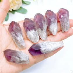 Pointes de cristal d'améthyste : Reiki, Feng Shui et décoration