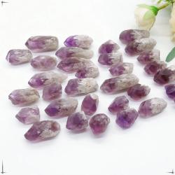 Pointes de cristal d'améthyste : Reiki, Feng Shui et décoration