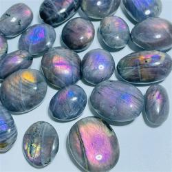 Labradorite à reflets violets roulés : Magie arc-en-ciel pour la maison et le Reiki