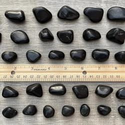 Pierres roulées de tourmaline noire : cristaux naturels de guérison et d’énergie