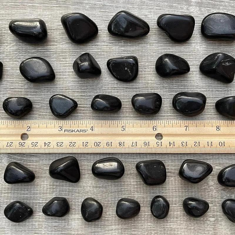 Pierres roulées de tourmaline noire : cristaux naturels de guérison et d’énergie