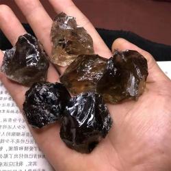 Quarzo fumé grezzo: pietra energetica e curativa naturale