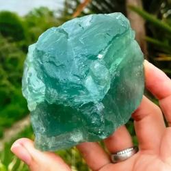 Cristal de fluorite verte brute - Guérison, ancrage et polissage