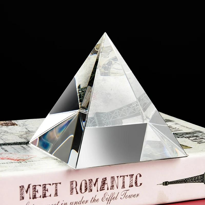 Pyramide en cristal de quartz clair : Guérison Reiki et décoration intérieure