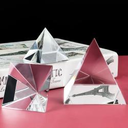 Pyramide en cristal de quartz clair : Guérison Reiki et décoration intérieure