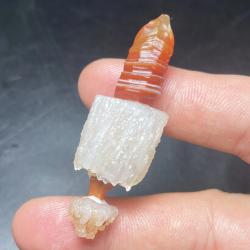 Kırmızı Gobi Akik ve Kristal Kuvars Değneği: Meditasyon ve Şifa