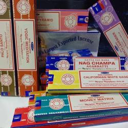 Bastoncini di incenso Satya: autentiche fragranze indiane e spirituali