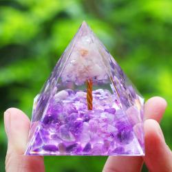 Amethyst-Orgonpyramide: Energie und Balance durch Reiki steigern