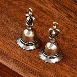 Clochette de moto vintage : Cadeau de protection spirituelle en bronze fabriqué à la main