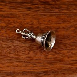 Clochette de moto vintage : Cadeau de protection spirituelle en bronze fabriqué à la main