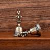 Clochette de moto vintage : Cadeau de protection spirituelle en bronze fabriqué à la main