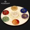 Ensemble de 7 pierres de guérison des chakras avec symboles Reiki et plaque en bois