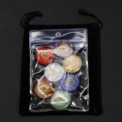Ensemble de 7 pierres de guérison des chakras avec symboles Reiki et plaque en bois