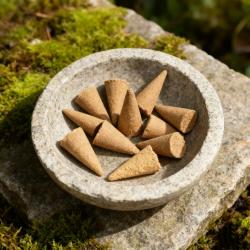 Coni di incenso Palo Santo e Salvia Bianca: Purifica e Medita