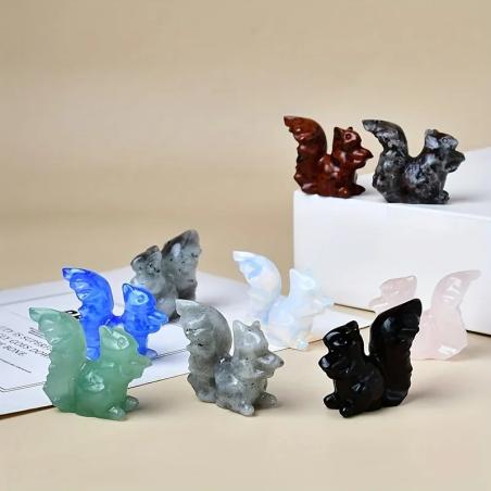 Écureuil en cristal sculpté : Pierre de décoration et de méditation unique
