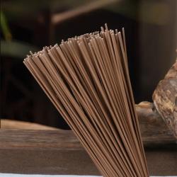 Bastoncini di incenso naturali per la casa: aromaterapia con legno di agar e sandalo