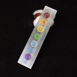 Planche de chakras en sélénite : pierre naturelle pour la guérison et la méditation
