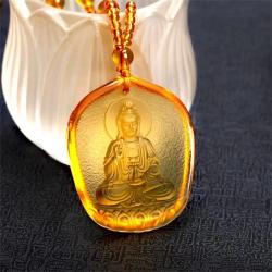 Pendentif en cristal sculpté à la main représentant Guan Yin bouddhiste - Chance et protection