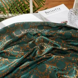 Tissus de brocart chinois élégants : Cheongsam, costumes et artisanat