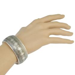 Boho Vintage Tibet Gümüş Manşet Bileklik - El Oyması ve Eşsiz